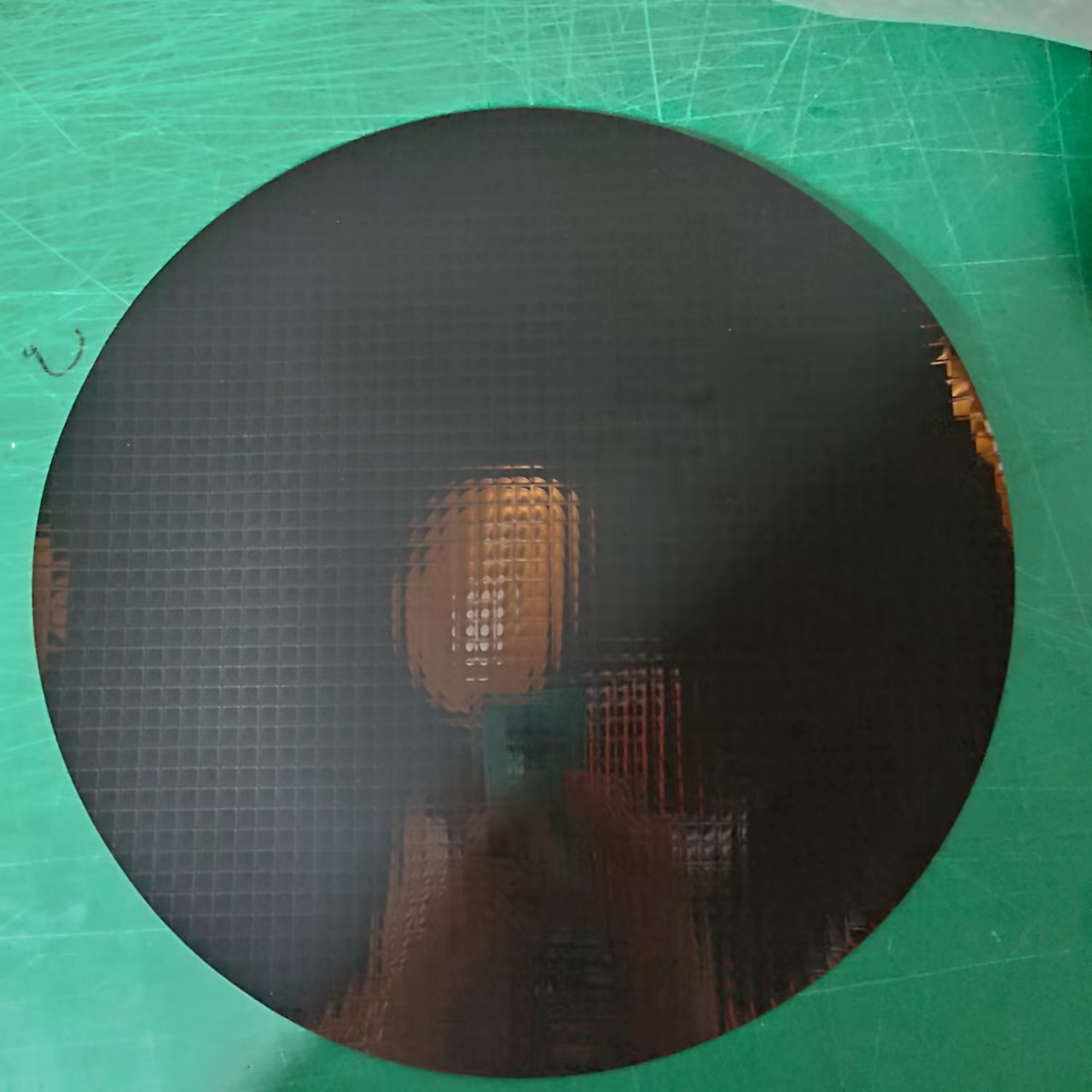 Separadores de obleas de semiconductores en relieve para back-end